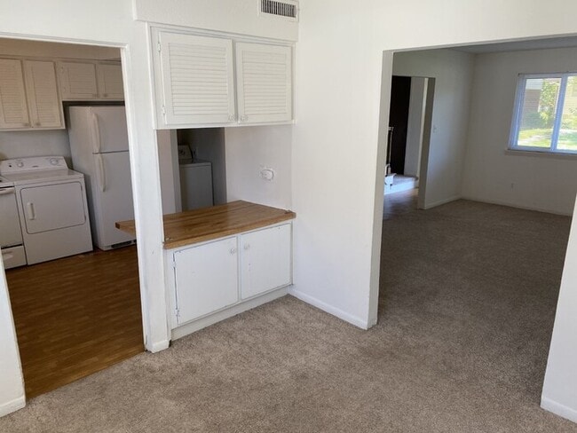 Building Photo - 2318 Champion Ct