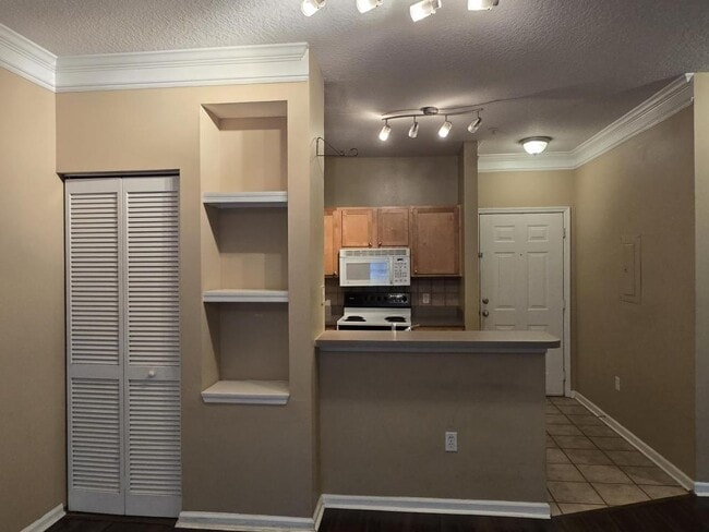 Building Photo - 4207 S Dale Mabry Hwy