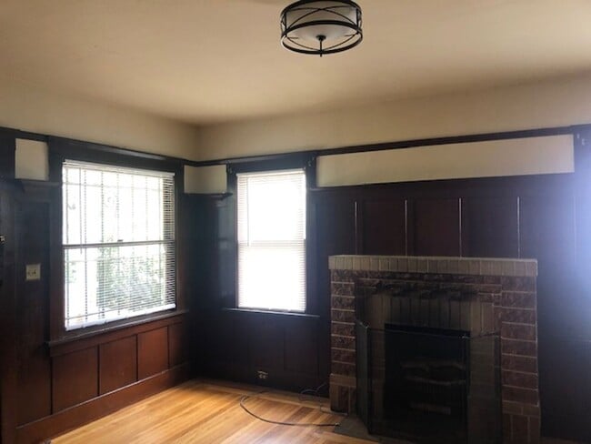 Building Photo - Rockridge house, Walk to Bart, Shops and R...