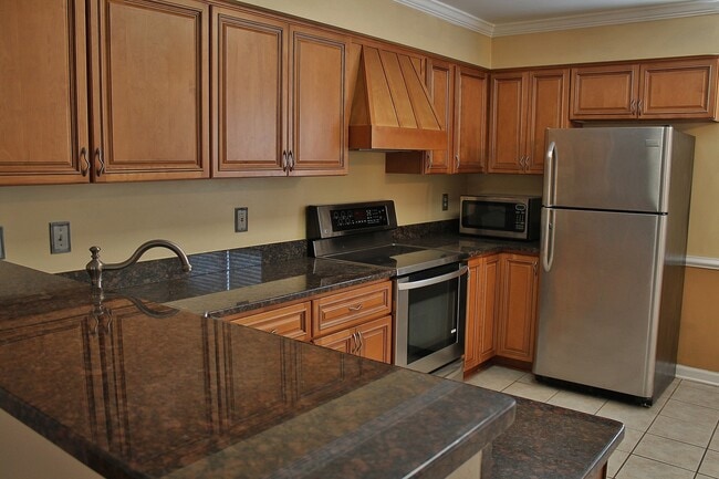 Building Photo - Adorable 3-Bedroom Ranch w/Community Pool,...
