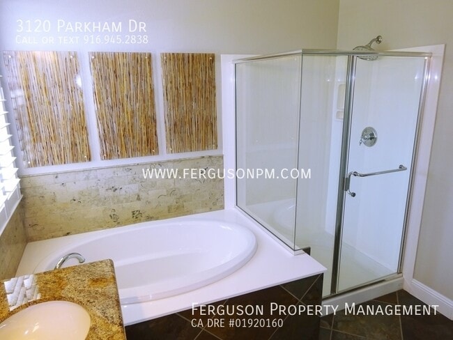 Building Photo - 3120 Parkham Dr