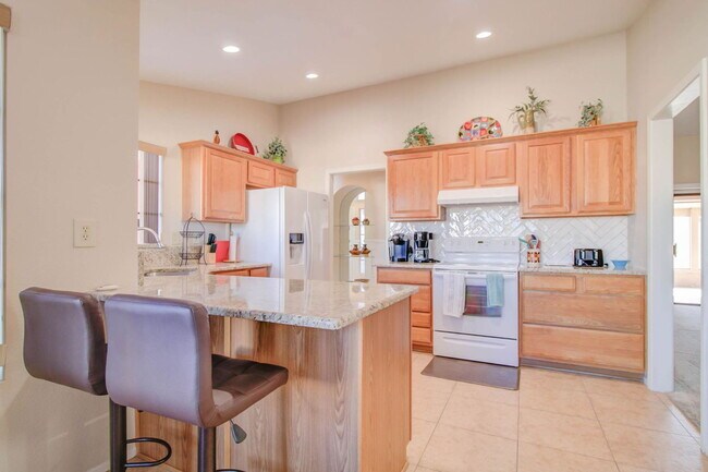 Building Photo - 14743 W Yosemite Dr