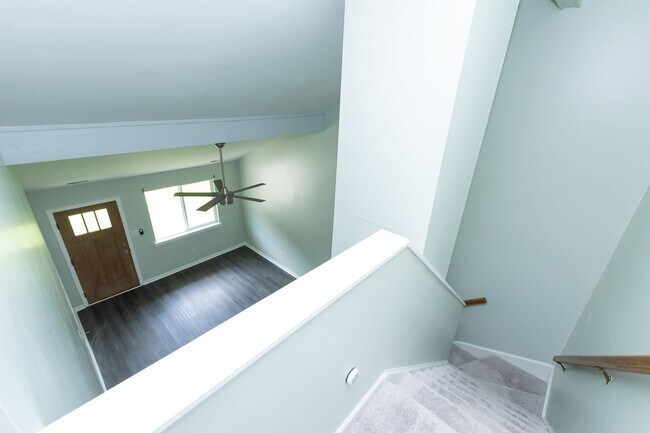 Building Photo - 117 Brenda Dr