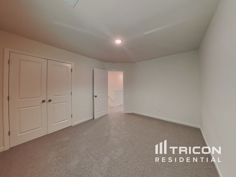 Building Photo - 796 Caper St