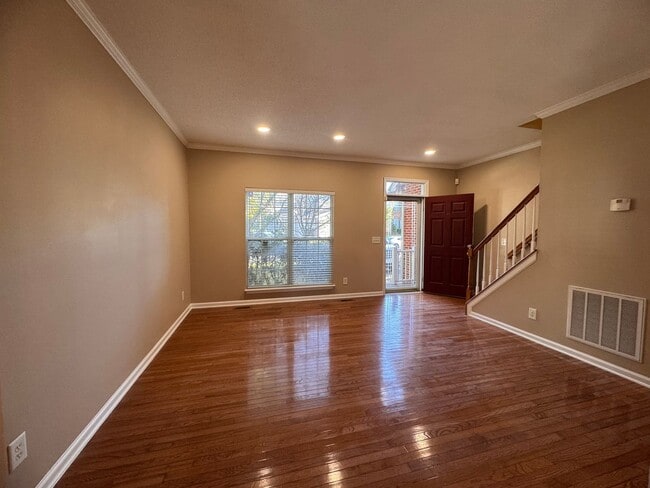 Building Photo - Fabulous 4BR 2.5 Home