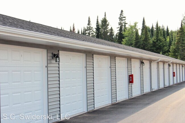 Building Photo - 720-814 Mill St