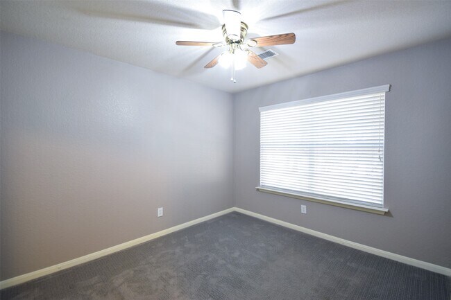 Building Photo - 31 Rolling Ridge Ct