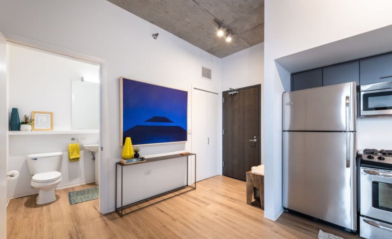 Building Photo - 1627 W Division St