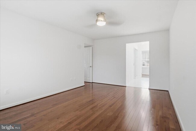 Building Photo - 5118 Woodmire Ln