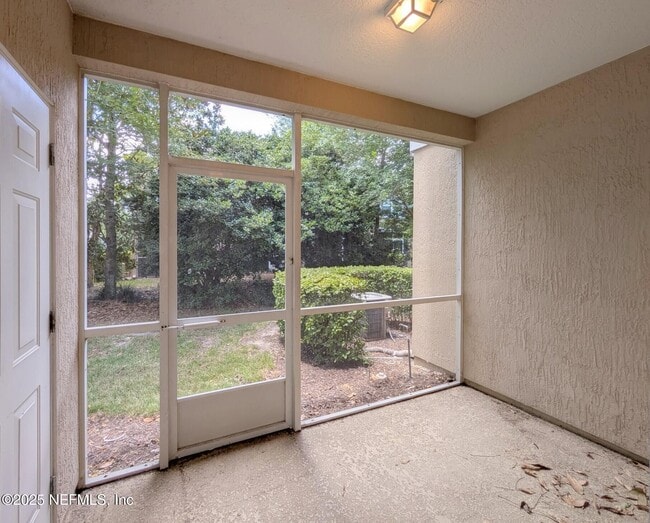 Building Photo - 8090 Summer Cove Ct