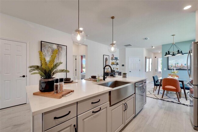 Building Photo - 5414 Silver Sun Dr