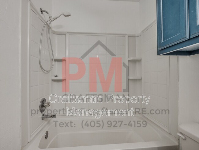Building Photo - 2117 SE 9th St