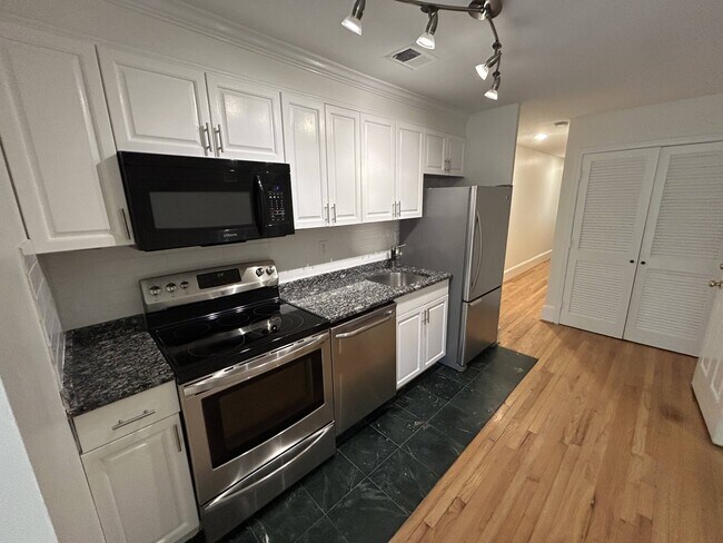 Building Photo - 1439 Girard St NW