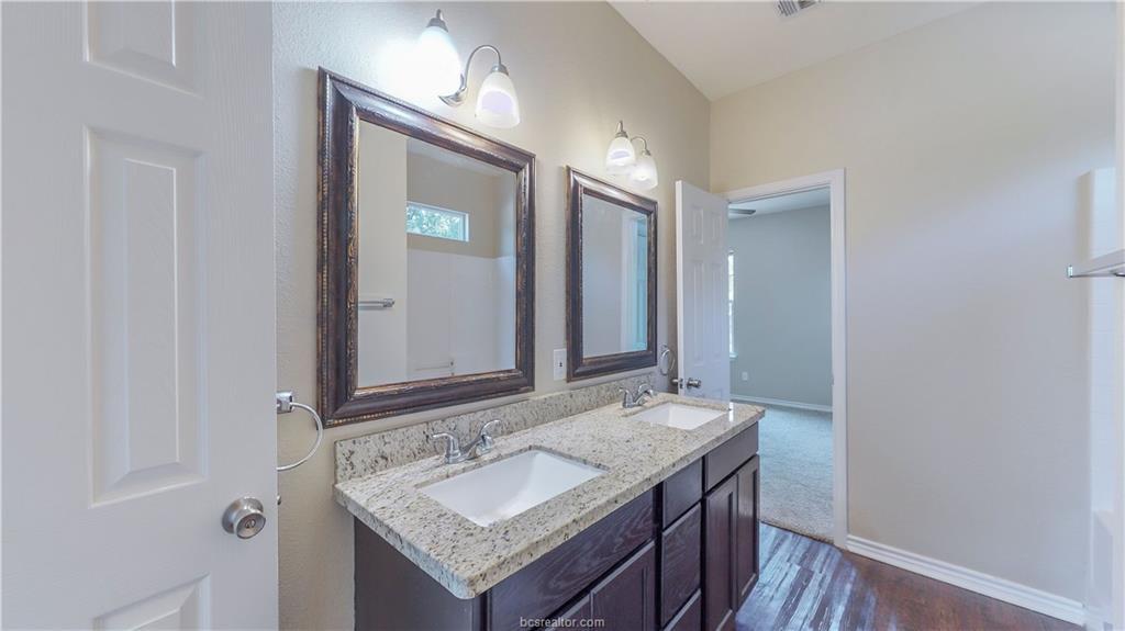 Building Photo - 203 Sterling St