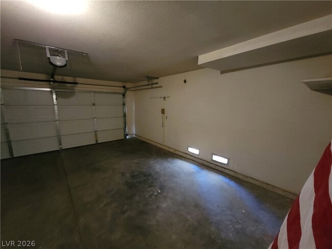 Building Photo - 253 Buckskin St