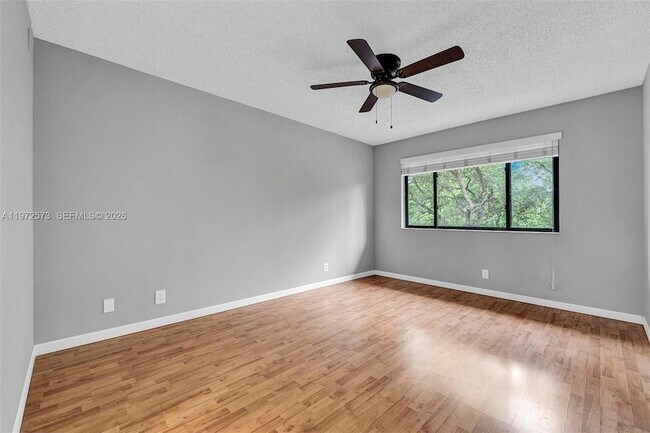 Building Photo - 15575 N Miami Lakeway