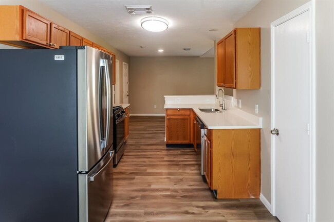 Building Photo - 5207 Riverwood Dr