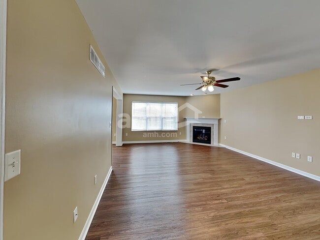 Building Photo - 10213 Waterford Ct