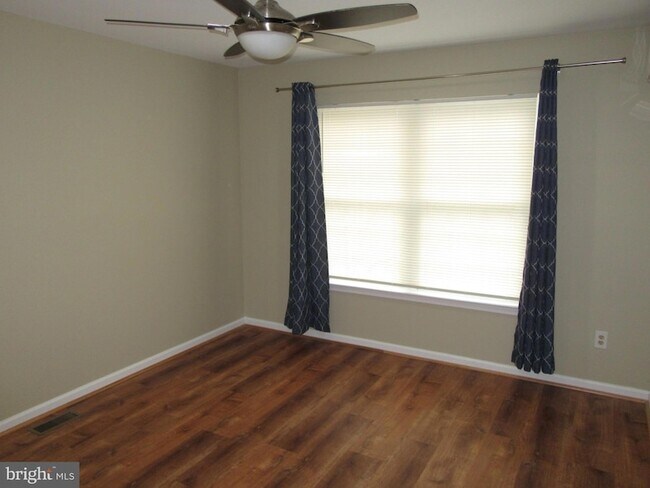 Building Photo - 525 Southampton Ln