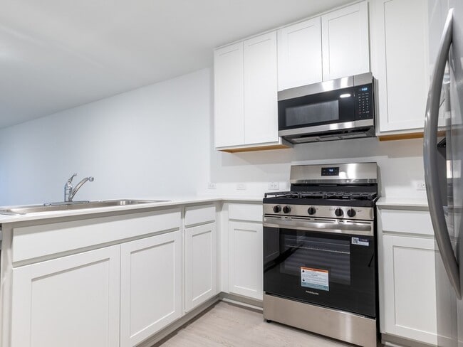 Building Photo - 31406 Pratola Serra Cir