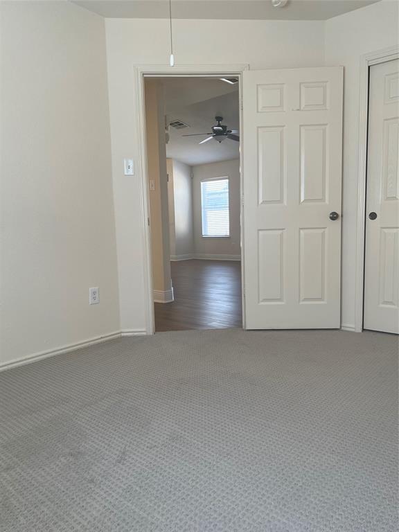 Building Photo - 1901 Golden Sunrise Ln