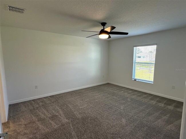 Building Photo - 426 Three Oaks Dr
