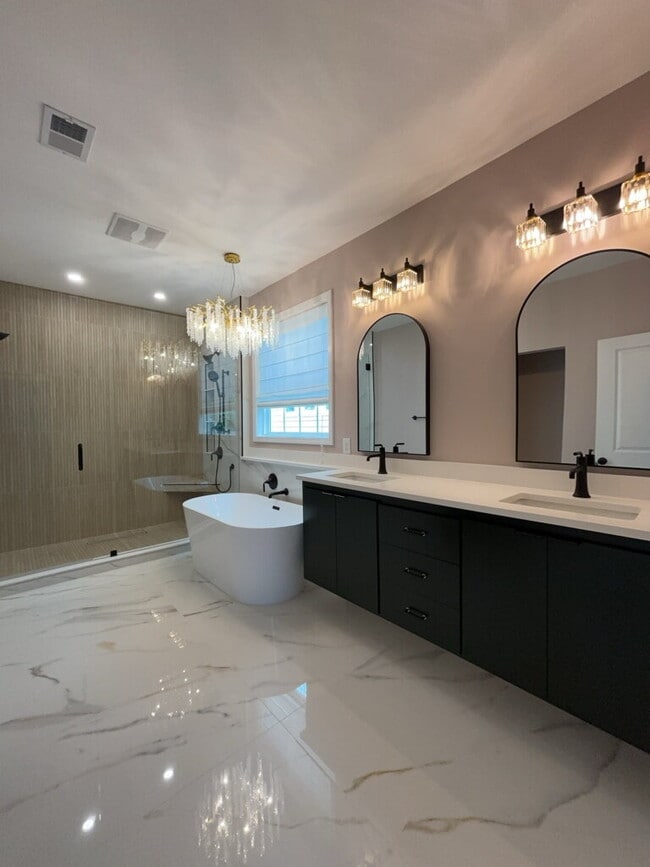 Building Photo - 373 Whispering Breeze Ln