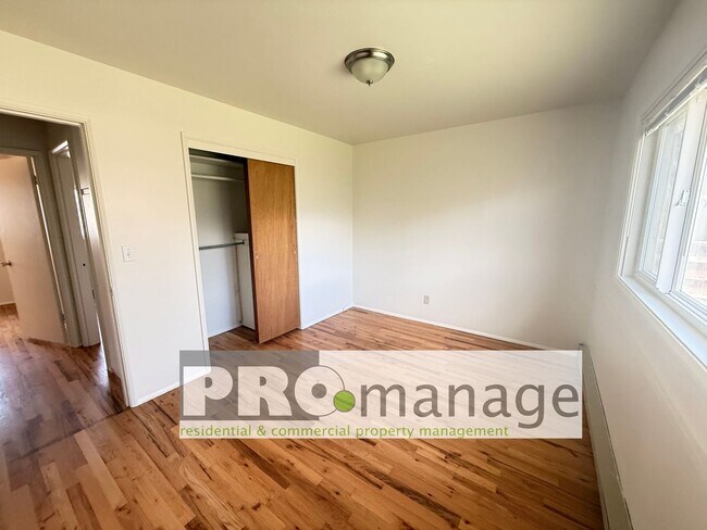Building Photo - Single family home with yard