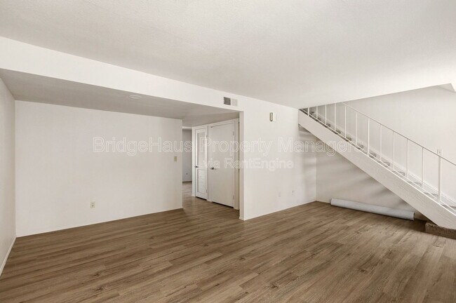 Building Photo - 7831 Rancho Fanita Dr