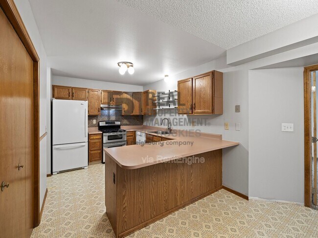 Building Photo - 773 Johnson Ave