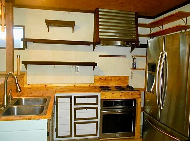 Building Photo - 8707 Private Rd 7355