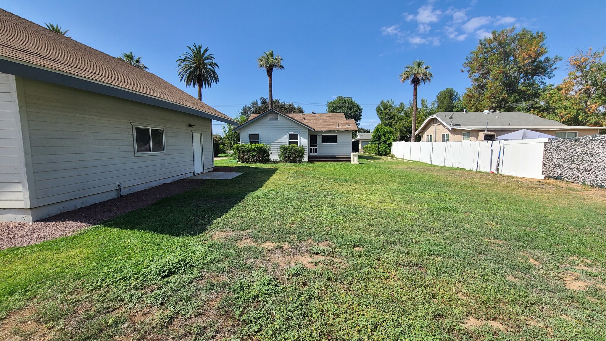 Building Photo - 4863 Rubidoux Ave