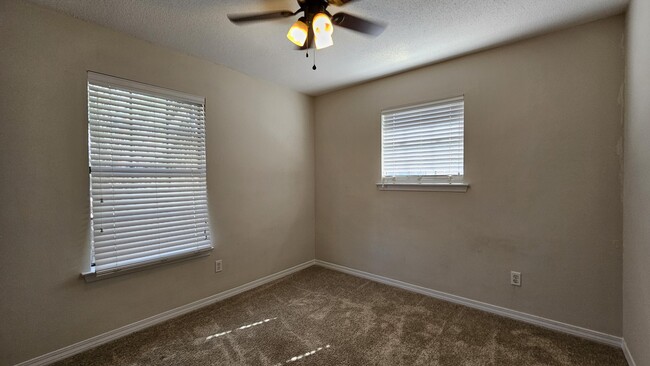 Building Photo - 315 Sailfish Cir