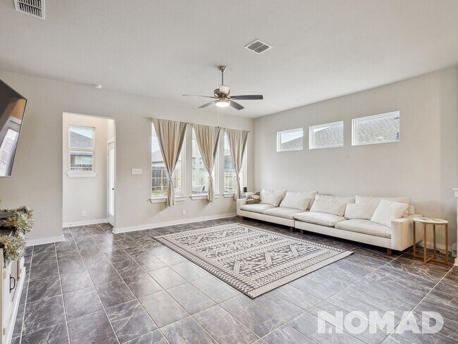 Building Photo - Updated 4-Bed, 3-Bath Home in Creekside – ...