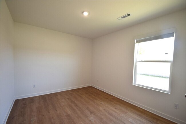 Building Photo - 346 Texas Ave