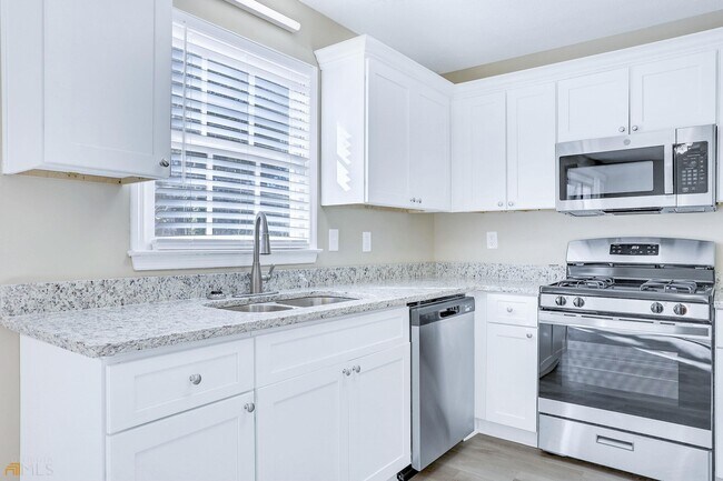 Building Photo - 2991 Brooks Dr
