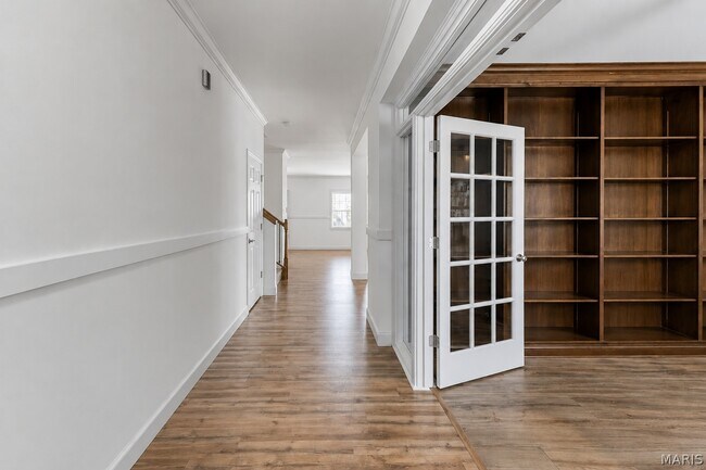 Building Photo - 1824 English Oak Dr