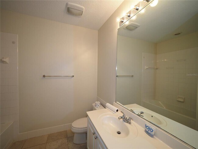 Building Photo - 1533 Napoli Dr E