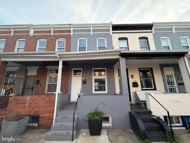 Building Photo - 718 N Curley St