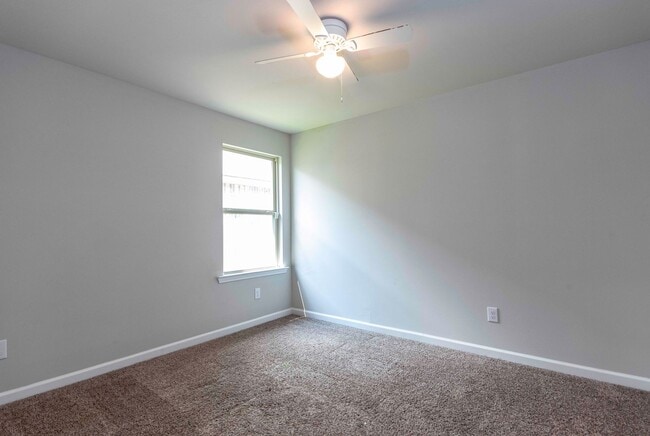Building Photo - 4 bedroom home for rent in Youngsville