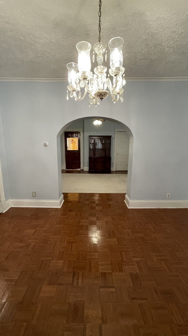 Building Photo - 19 S 6th St