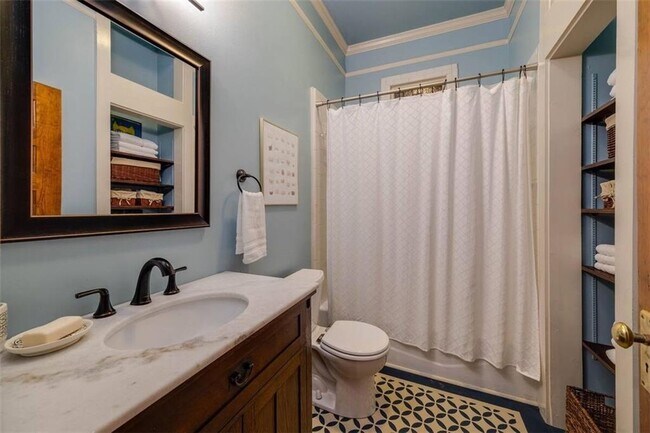 Building Photo - 6 White St NW