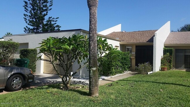 Primary Photo - 408 Hawthorne Ct