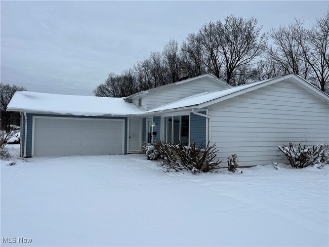 Building Photo - 8671 Ashwood Dr