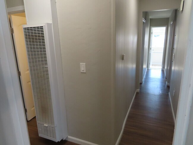 Building Photo - Three Bedroom House with Huge Bonus Room