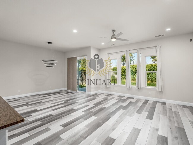 Building Photo - 1026 E Carnoustie Ave