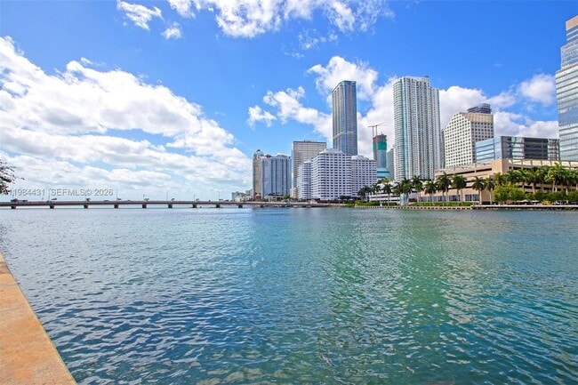 Building Photo - 801 Brickell Key Blvd