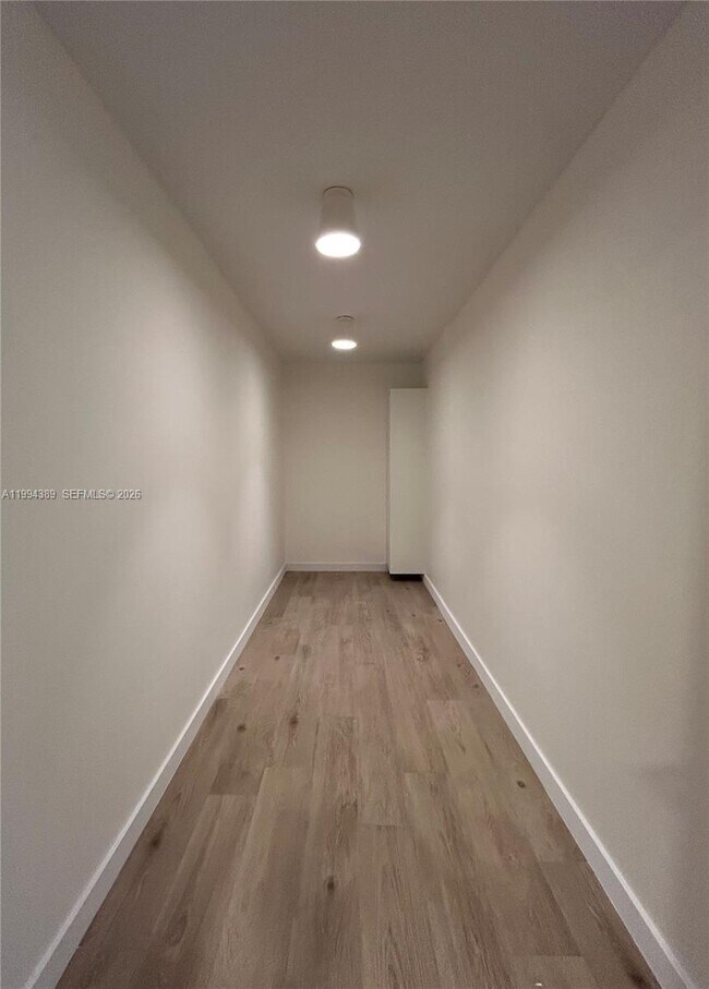 Building Photo - 5845 Collins Ave