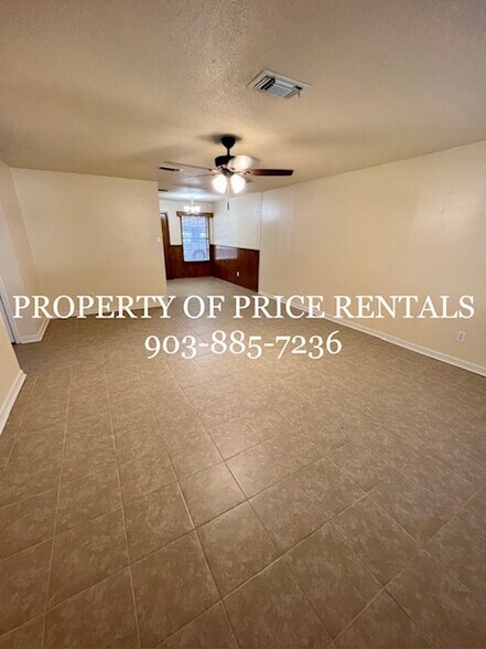 Living area - 622 Texas St