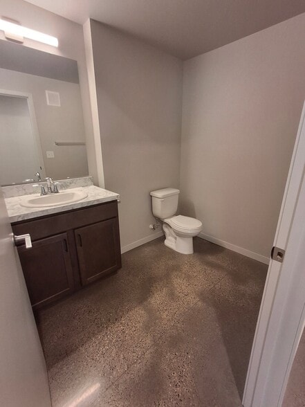 Building Photo - 3156 Bluestem Dr